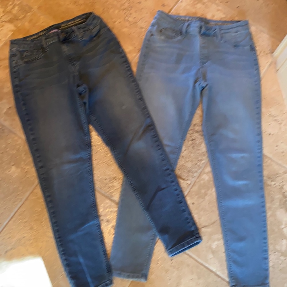 2 Pair Laurie Felt LA jeans with vital stretch technology